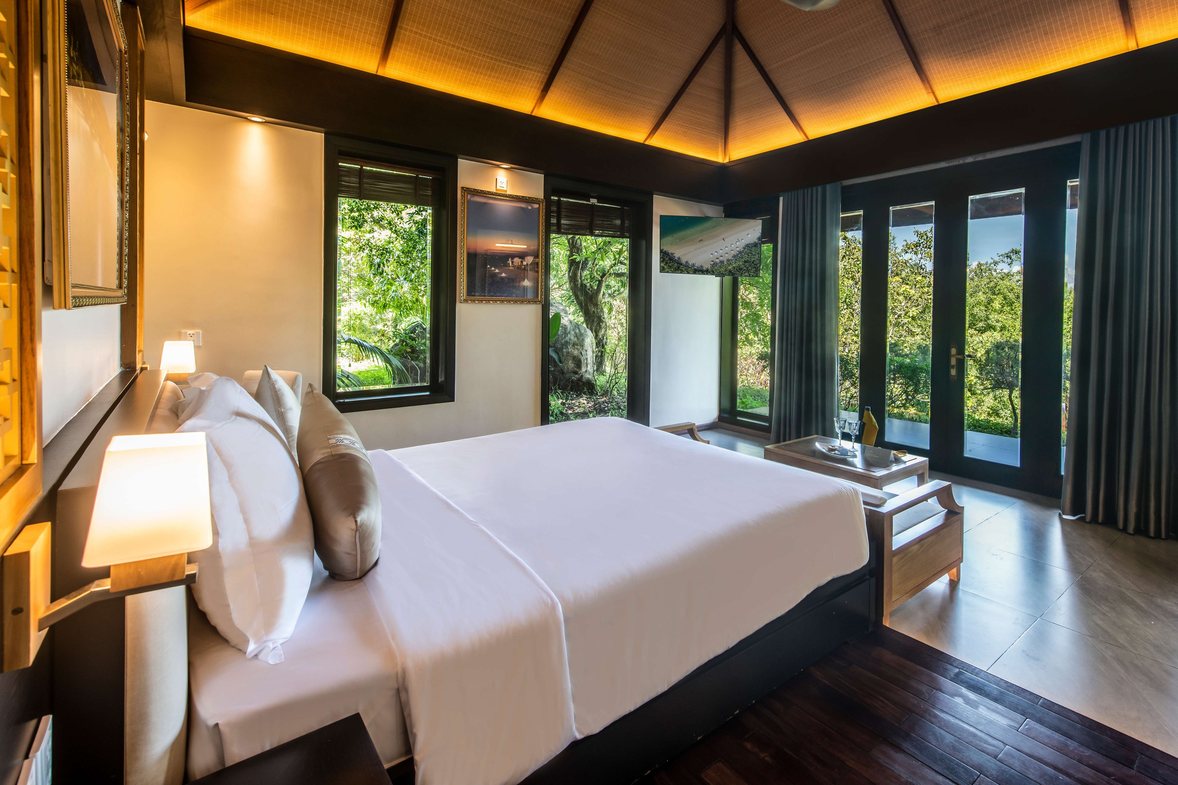 Double Room - Travelling Together
